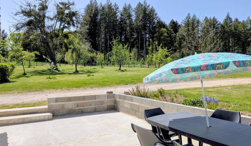 Gîte pour 6 personnes, avec jardin et terrasse à Peyrat-le-Château - 4