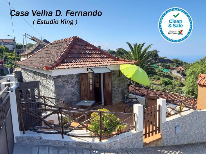 Maison d’hôte pour 2 personnes, avec Balcon et Terrasse ainsi que Jardin et Piscine à Câmara de Lobos