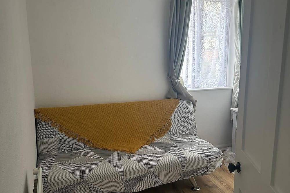 Cosy room in a beautiful country homeof historic Colchester, Uk in Colchester, Essex