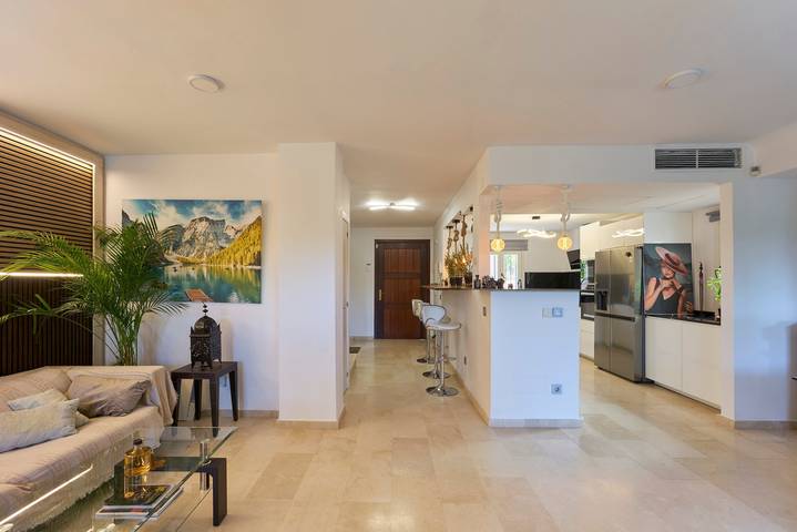 Villa 'Beachside Luxury, Marbella 2' mit Meerblick, WLAN und Klimaanlage in Marbella West, Marbella