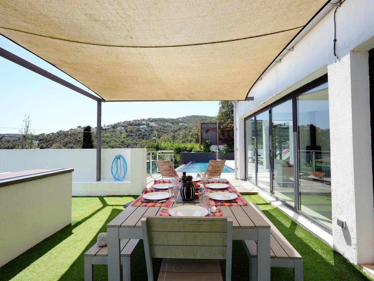 Moderne Villa mit Infinity-Pool und Meerblick in Mas Ambros, Calonge