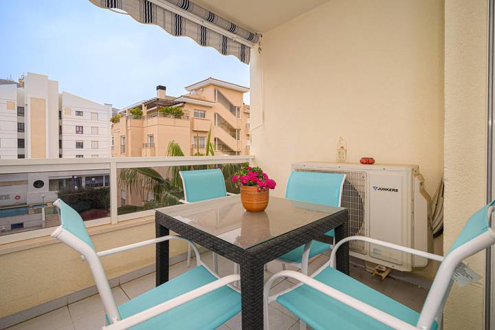 Gîte pour 4 personnes, avec balcon ainsi que bassin pour enfant et jardin, animaux acceptés à L'Alfàs del Pi - 4