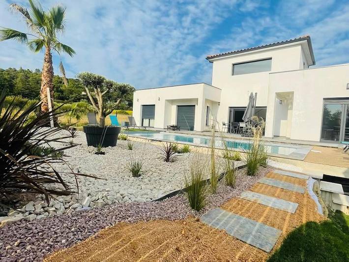 Location de vacances pour 6 personnes, avec piscine ainsi que vue et jardin, animaux acceptés à Mons (Gard) - 2