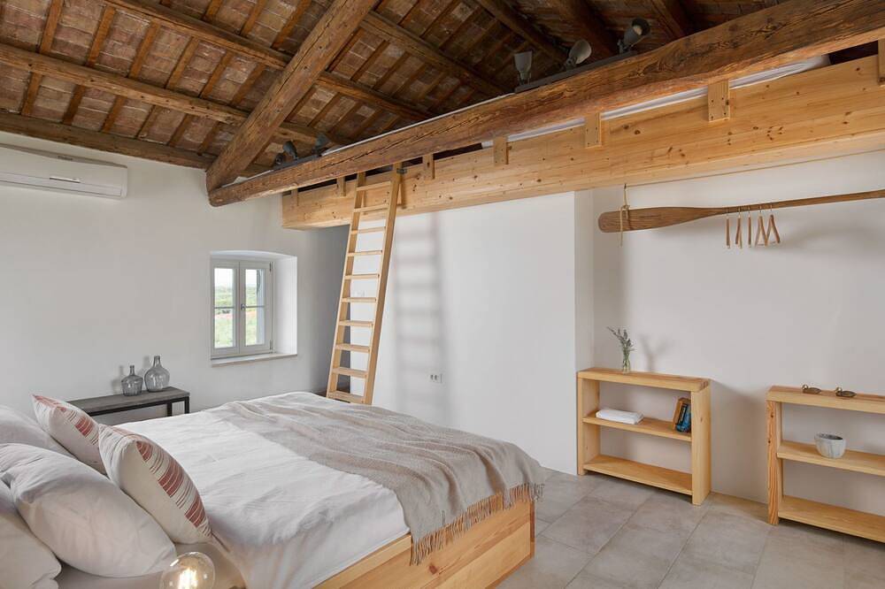 Villa Flavia Traditionelles Steinhaus mit Pool in Umaška regija