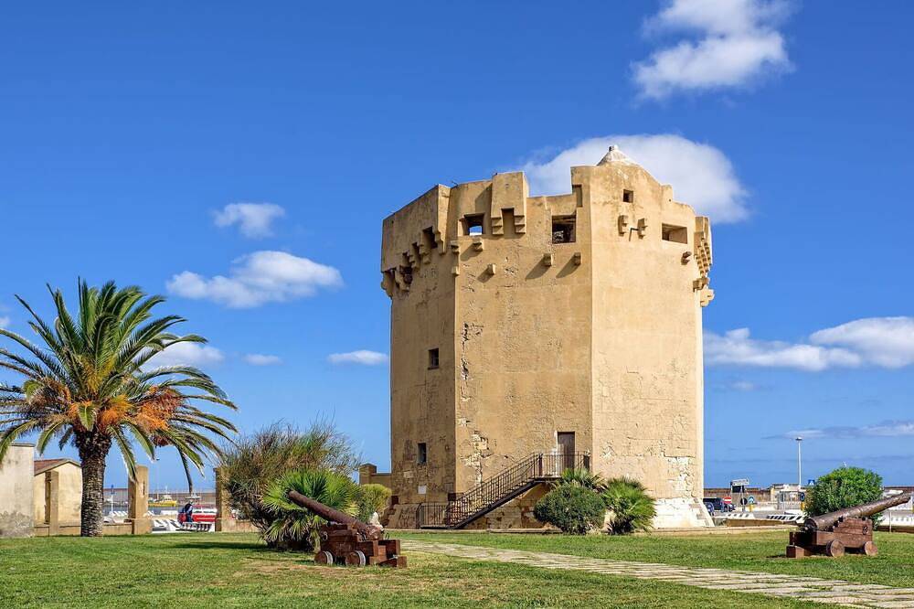 Entire apartment, Nice apartment for 3 guests with A/C, Wifi, Tv, balcony and parking in Porto Torres, Sassari Province