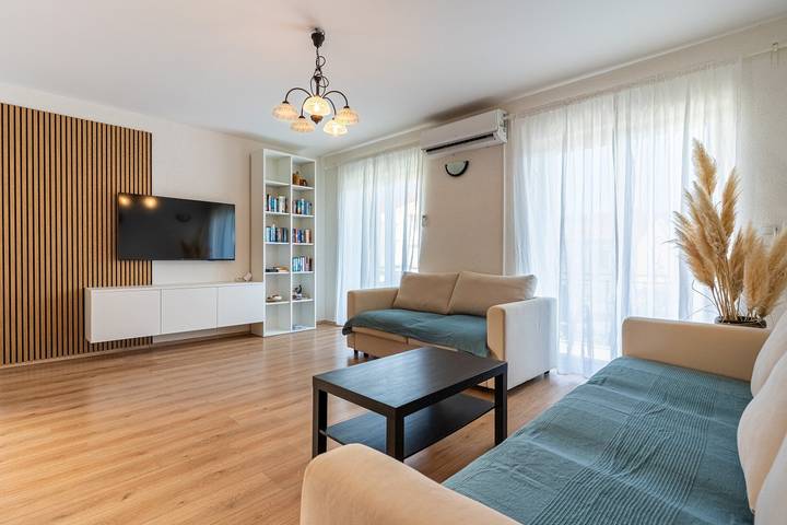 Ferienwohnung für 6 Personen, mit Balkon in Cres Stadt