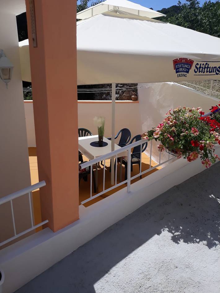 Ferienwohnung für 4 Personen, mit Balkon/Terrasse in Tisno