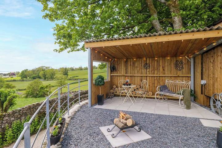 Cottage for 2 people, with garden, with pets in Grange-over-Sands