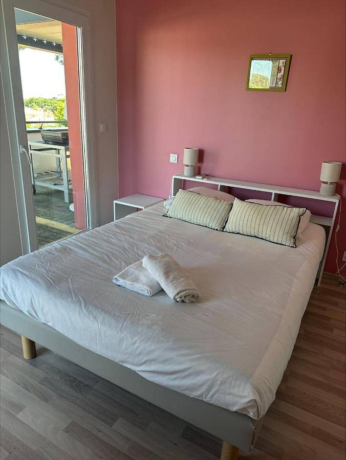 Gîte pour 3 personnes, avec terrasse dans Plage du Mauret - 3