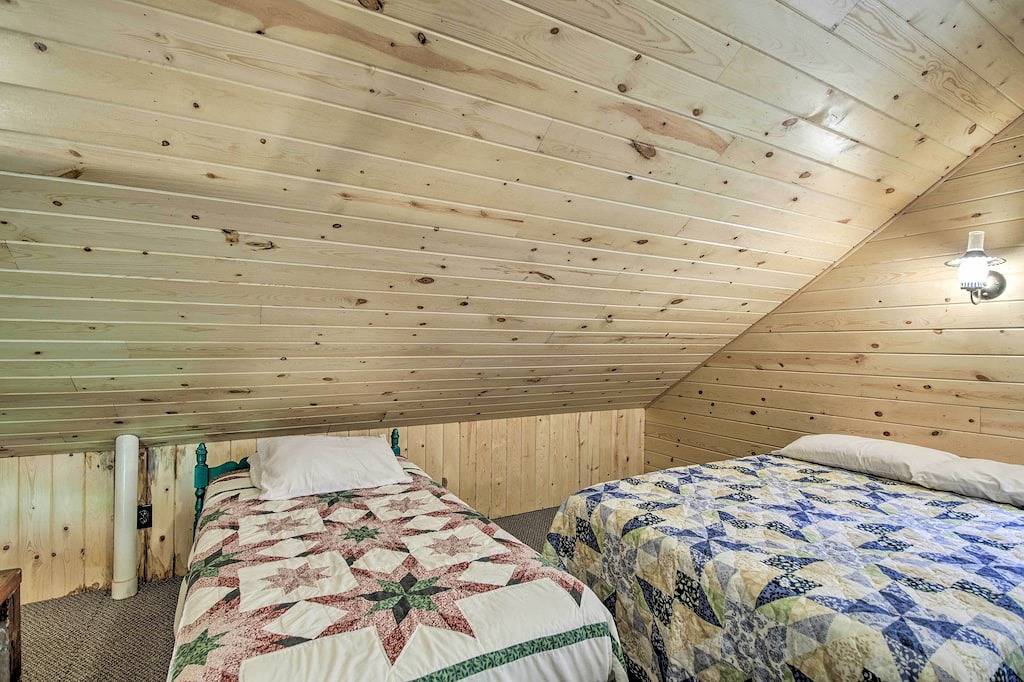 Waters Edge Retreat w/ Deck on Patoka Lake! in Patoka Lake