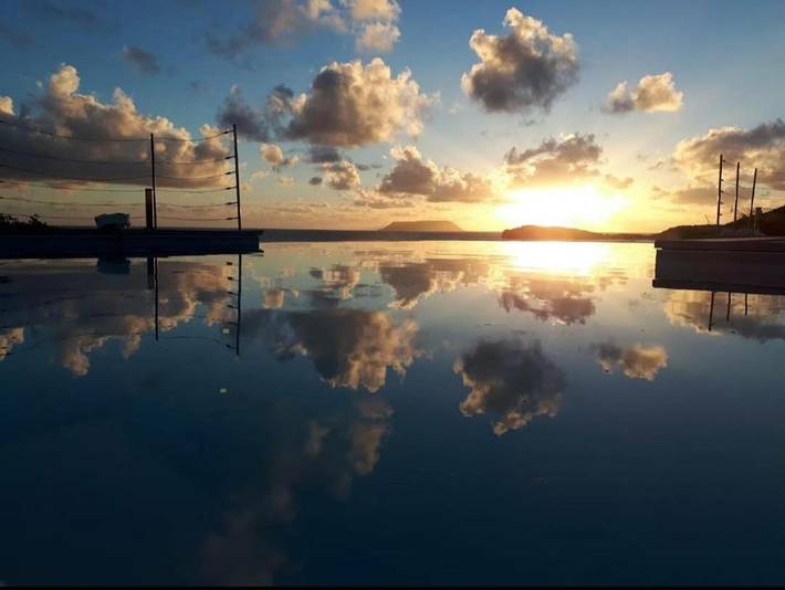 Location de vacances pour 6 personnes, avec vue ainsi que jardin et piscine dans Anse Tarare