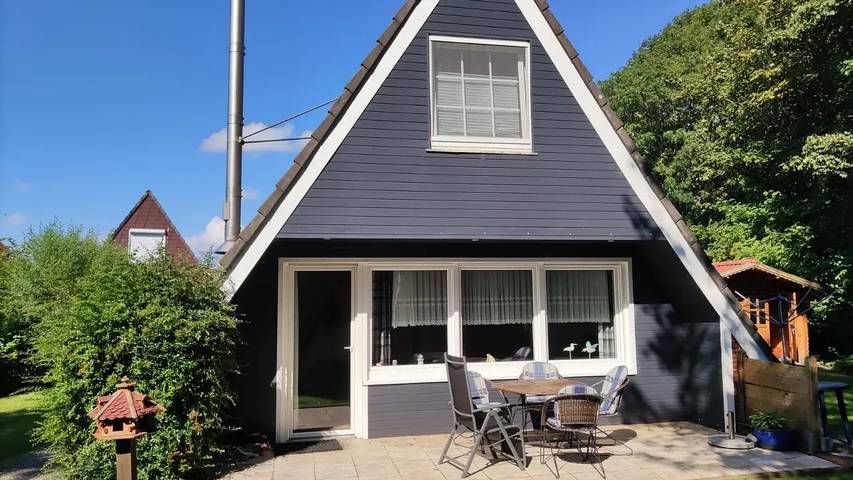 Ferienhaus für 4 Personen, mit Terrasse und Garten in Greetsiel