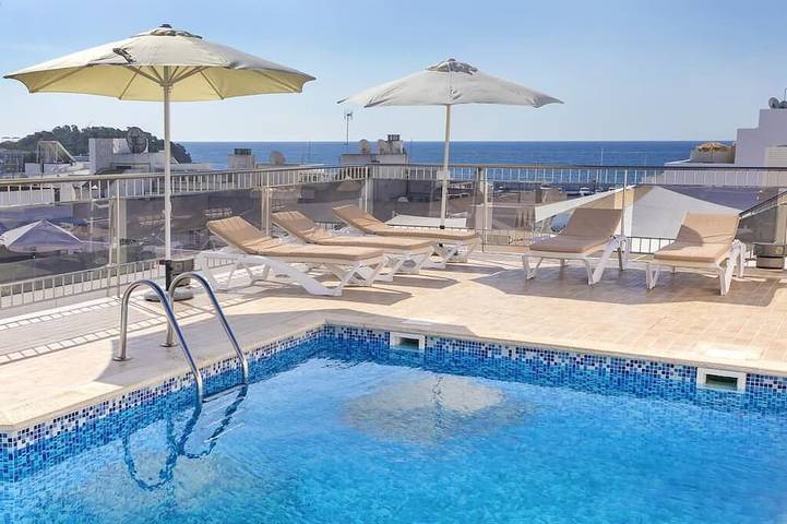 Casa vacanza per 3 persone, con piscina e balcone - 1