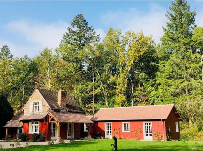 Location de vacances pour 8 personnes, avec Terrasse ainsi que Jardin et Vue à Salbris