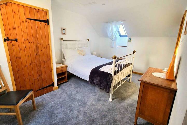Geißblatt - bietet Platz für 8 Gäste in 4 Schlafzimmern in Devon