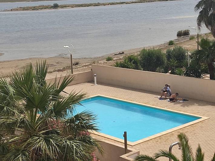 Chalet pour 4 personnes, avec Balcon ainsi que Terrasse et Piscine à Gruissan - 2