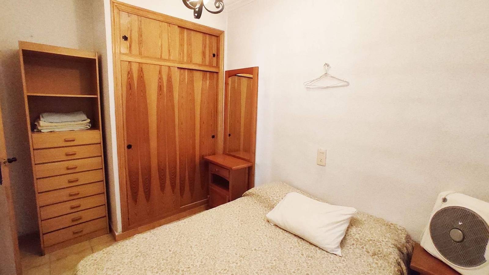 Entire holiday apartment, Holiday flat with terrace in Torrevieja Centre, Torrevieja