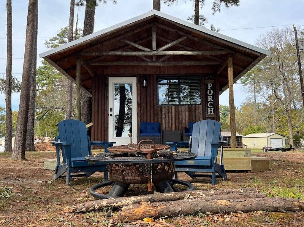Cozy Cedar Waterfront Cabin 10 on Toledo Bend in Toledo Bend Reservoir