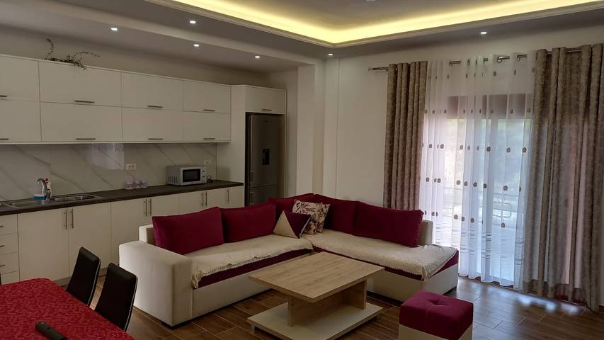 Ferienwohnung für 6 Personen, mit Balkon und Ausblick in Albanien