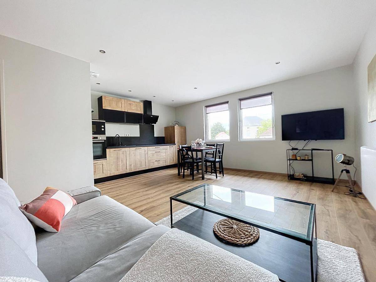 Appartement entier, One-Bedroom Apartment in Arc-sur-Tille, Région de Dijon
