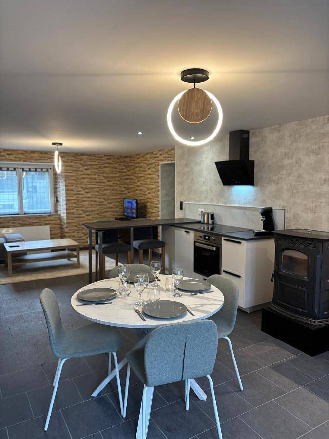 Gîte pour 4 personnes, avec jardin et terrasse dans Rolampont