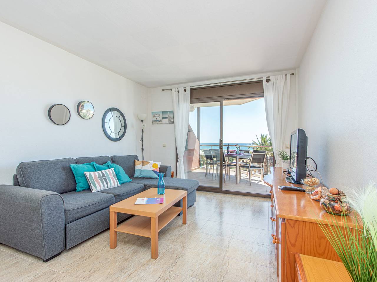 Apartamento entero, Apartamento luminoso frente al mar en Empuriabrava, ideal para 6 personas y familias in Ampuriabrava, Alt Empordà