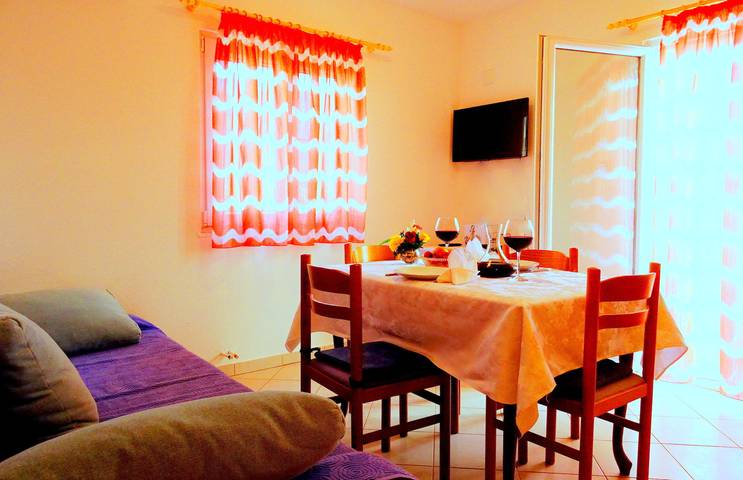 Gîte pour 6 personnes, avec Balcon dans Lastovo - 3