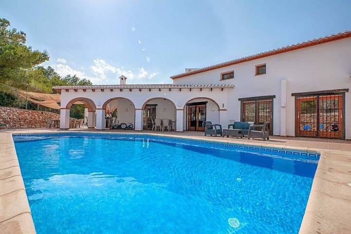 Ferienhaus für 18 Personen, mit Garten und Whirlpool, mit Haustier