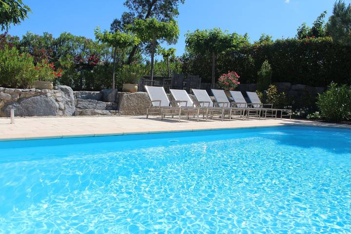Villa pour 8 personnes, avec Balcon ainsi que Jardin et Piscine à Vallon-Pont-d'Arc - 2