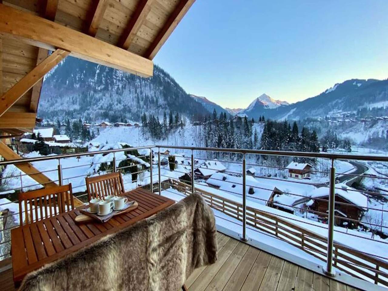 Apartamento entero, Chalet Rosiers, Magnífica vista, Spa y Jacuzzi in Montriond, Les Portes du Soleil