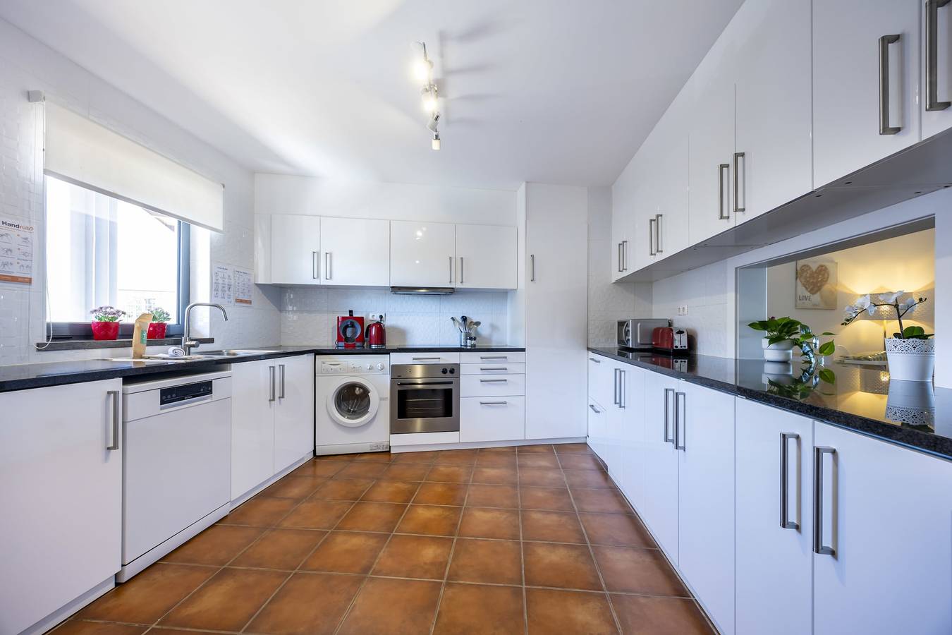 Apartamento entero, Apartamento de vacaciones para 6 personas con balcón in São Sebastião, Lagos