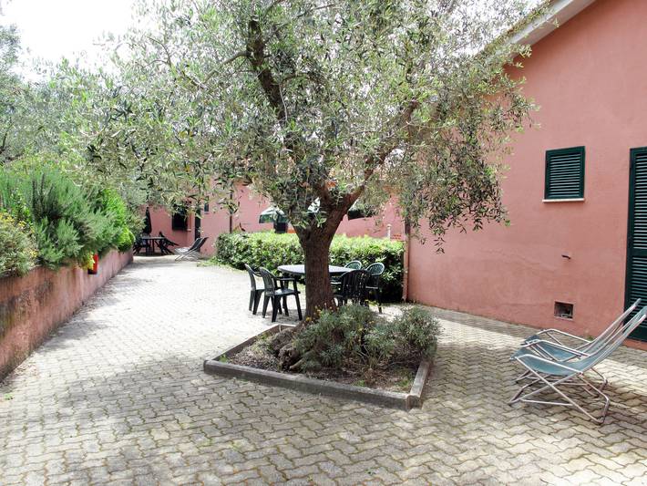 Appartamento per 4 persone, con balcone e giardino a Lacona