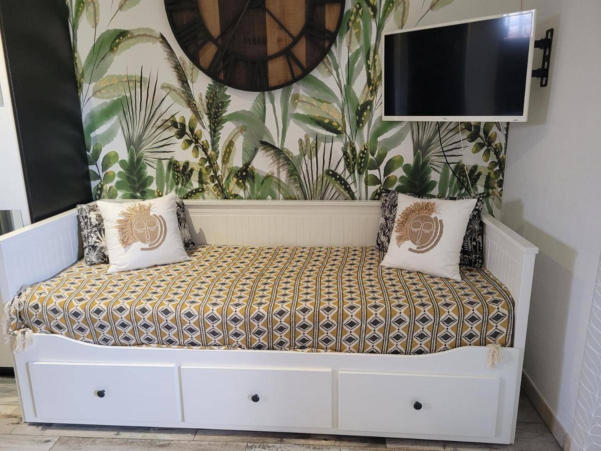 Appartement entier, Studio Cosy" La Cigale" in Fréjus, Côte méditerranéenne (France)