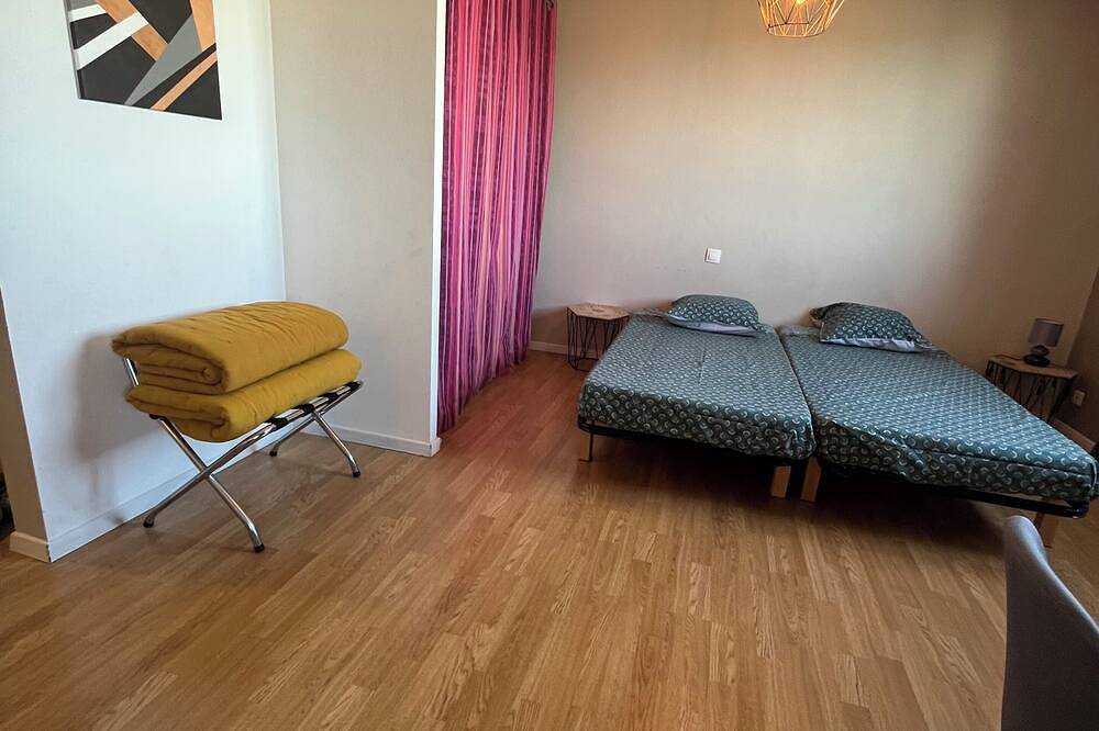 Entire apartment, Holiday Apartment in Villeneuve-lès-Béziers, Mediterranean Coast (France)