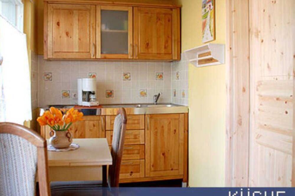 Entire apartment, Bungalow - Holiday Accommodation family Warnke in Greifswald, Western Pomerania