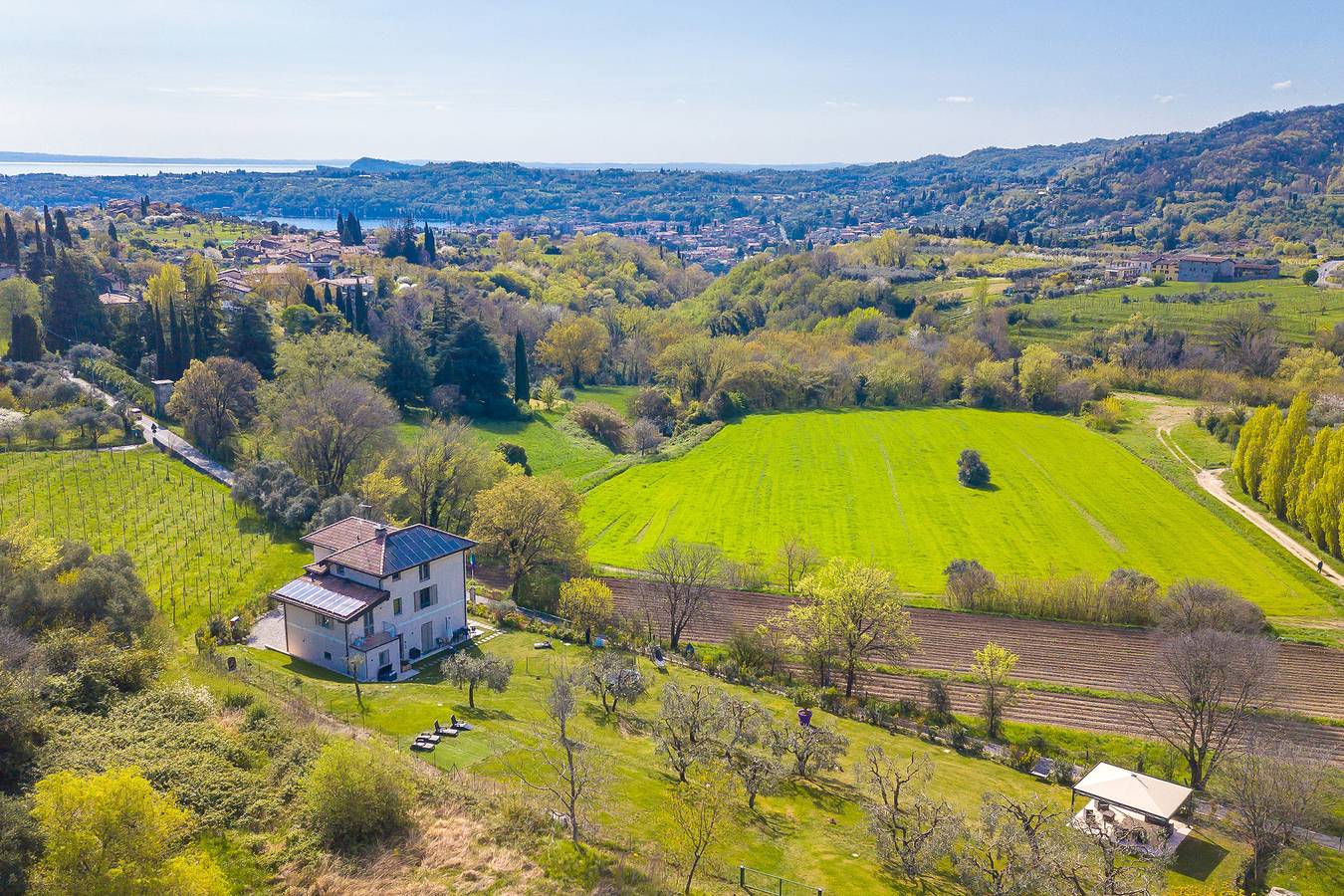 Appartamento intero, Ricomilla-Finestra Sul Verde- priv park in Roè Volciano, Prealpi Gardesane