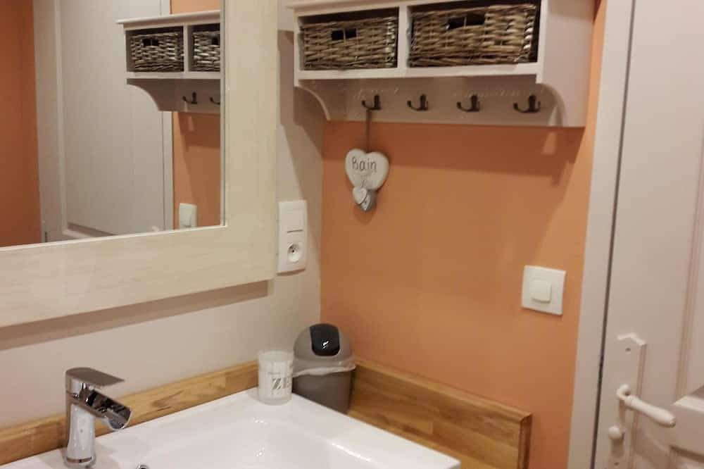 Spacieuse et charmante maison avec piscine proche Marennes Oléron in Hiers-Brouage, Côte de Beauté