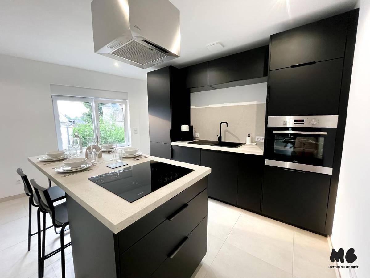 Appartement entier, Two-Bedroom Apartment in Aulnoy-lez-Valenciennes, Région de Valenciennes
