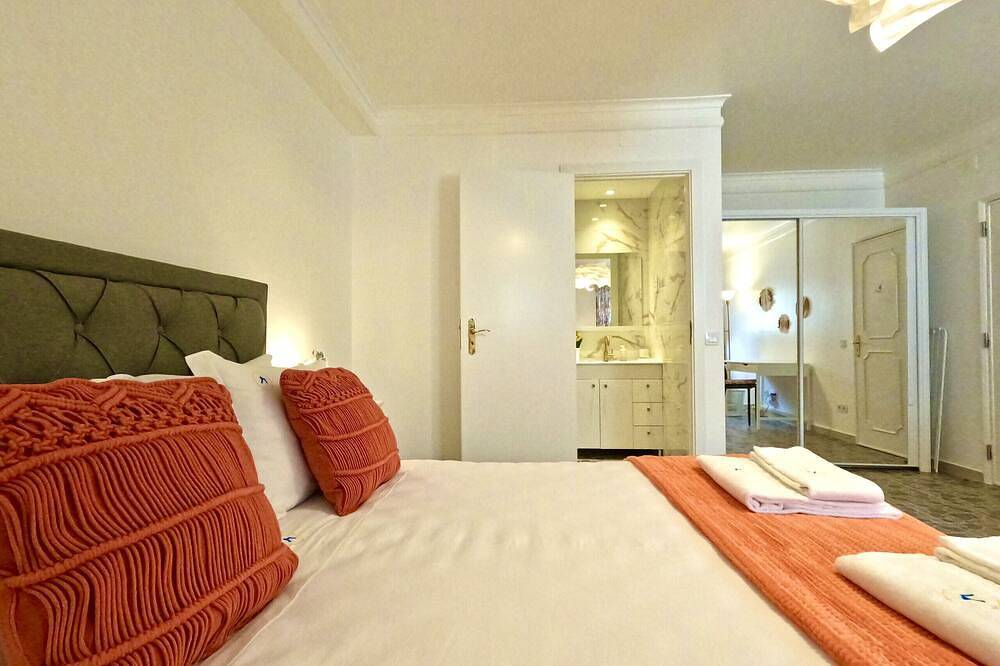 Flh Yucca House Carcavelos Beach in Carcavelos e Parede, Costa de Lisboa