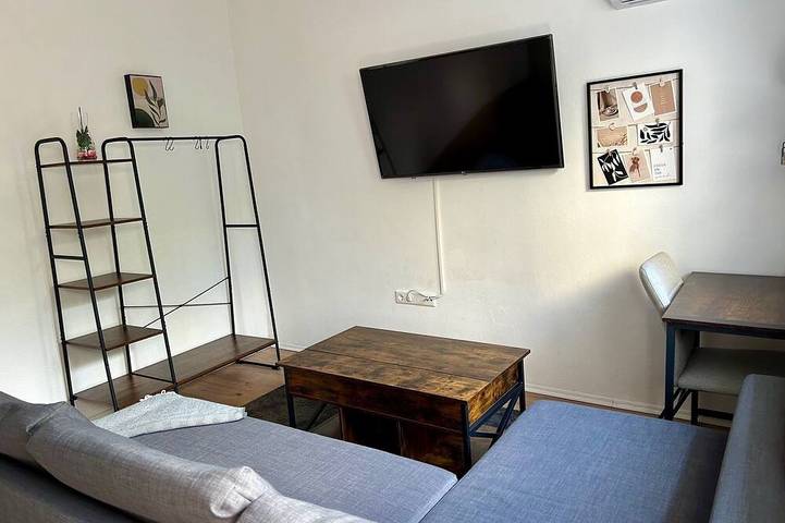 Entire apartment, Mini Apartment mit Garten und Küche in Wetterau