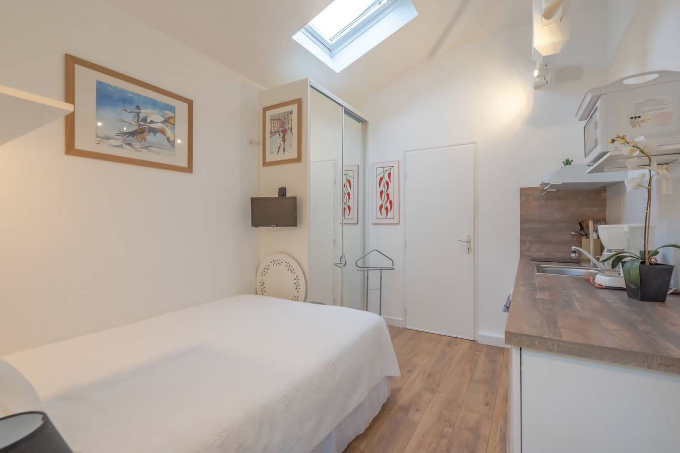 Chambre d'hôtes Émeraude - Petite Chambre sur jardin in Biarritz, Région de Bayonne