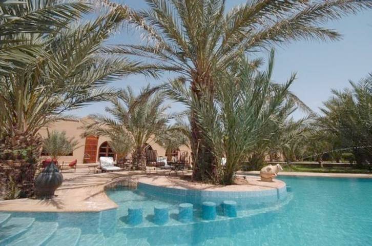 Chambre d’hôte pour 3 personnes, avec jardin ainsi que vue et piscine, animaux acceptés