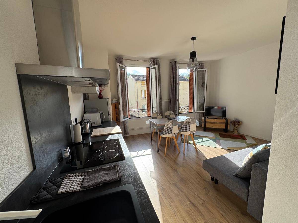 Appartement entier, Appartement Le Madargue idéalement placé in Châtel-Guyon, Parc naturel régional des Volcans d'Auvergne