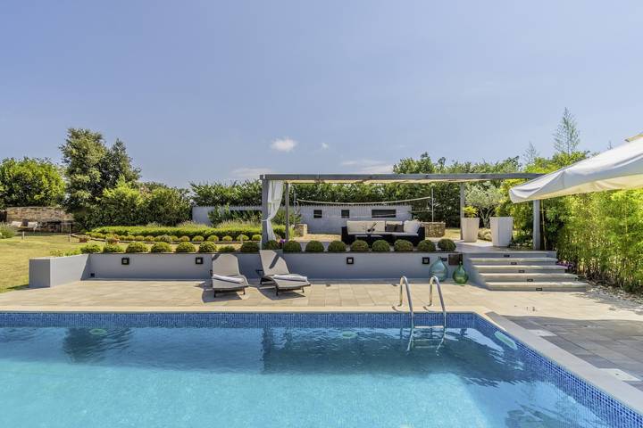 Ferienhaus Istria Moderna * 3000 m2 Garten, privater Pool, Grill, Wlan in Muntic, Südküste Istrien