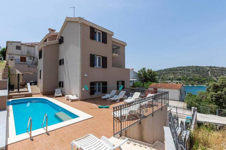 Ferienhaus für 20 Personen, mit Balkon in Marina