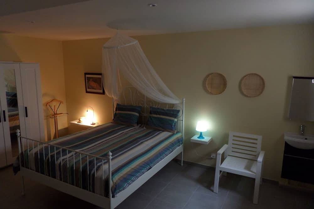 Villa Loregano Provence Gorges Verdon,  heated pool -airco , wifi  ,14 people. in Allemagne-en-Provence, Verdon Regional Natural Park