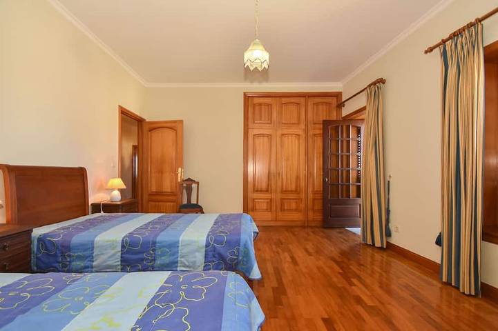 Location de vacances pour 15 personnes, avec jardin et jacuzzi dans Árvore - 4