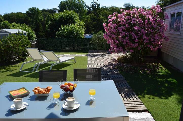 Appartement de vacances pour 4 personnes, avec piscine ainsi que jardin et terrasse