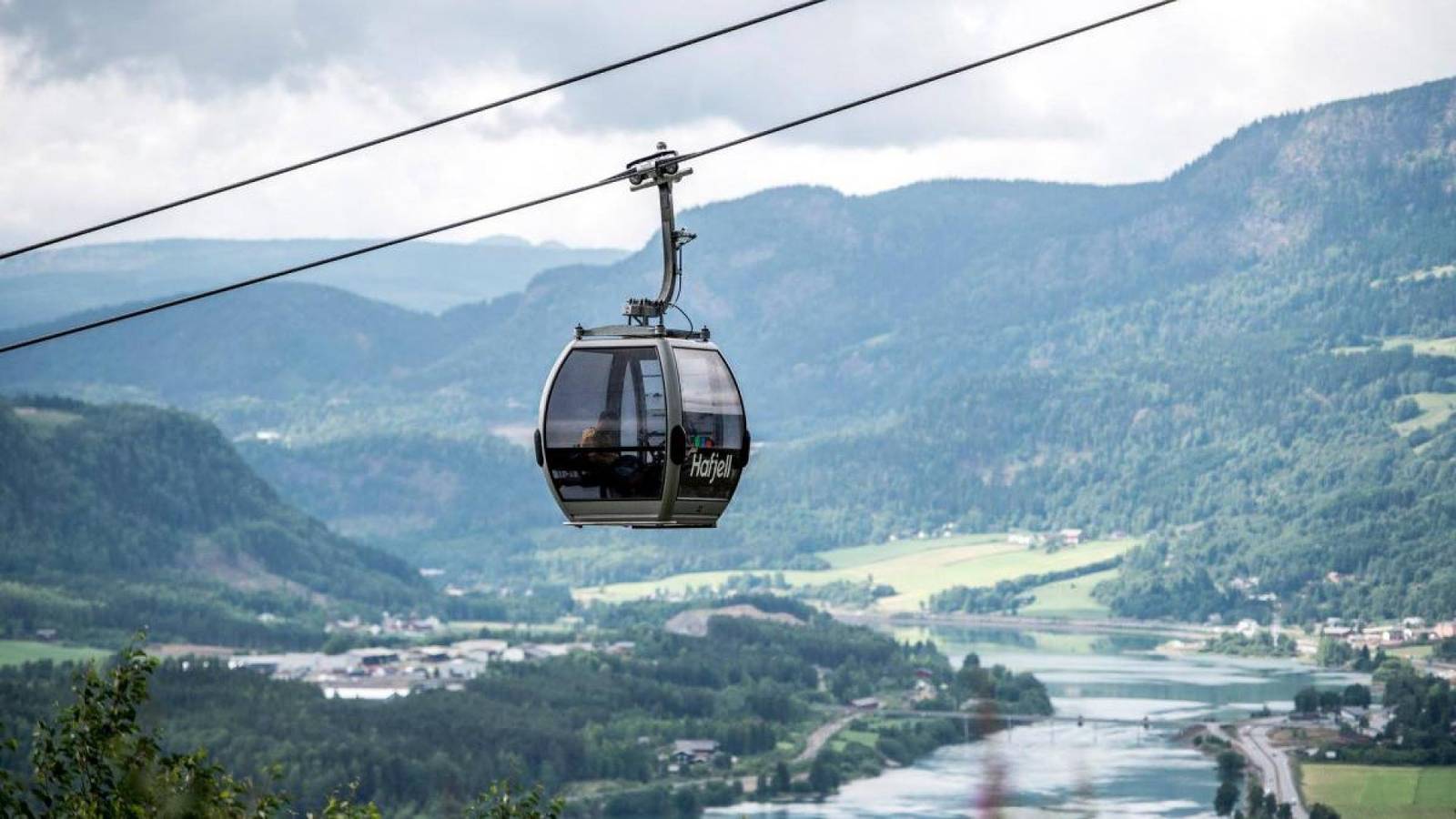 Hel lejlighed, Ferielejlighed for 8 personer med balkon in Hafjell, Øyer