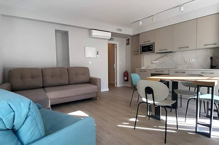 Entire apartment, La Flora Fountain Suite Apartment in Burgos, Burgos Province